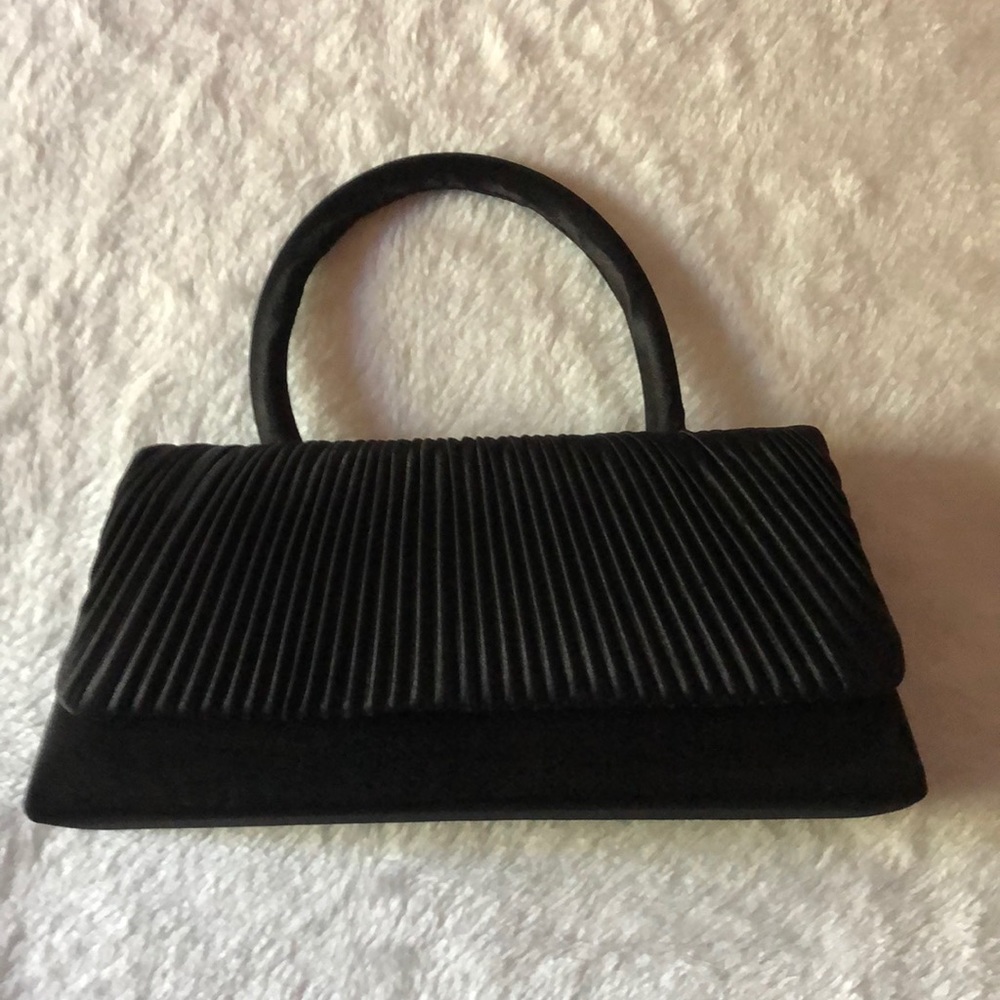 Pleated Satin black purse. - Picture 2 of 4